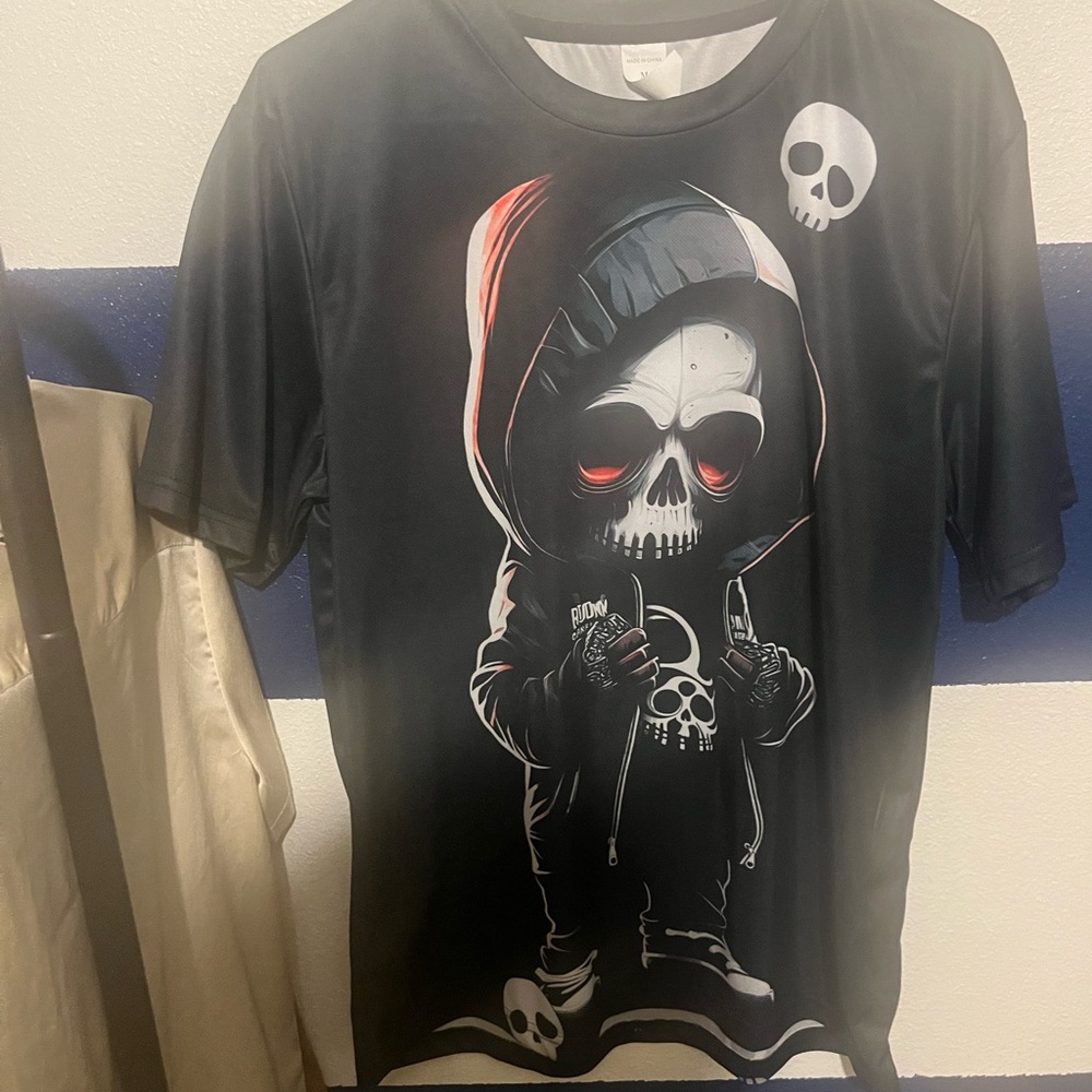 Black Skull Graphic T-Shirt